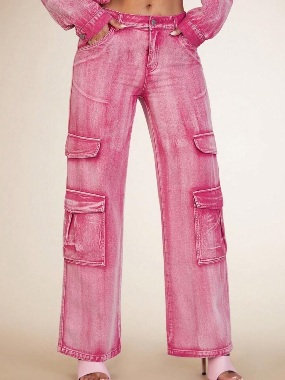 Wide-Leg Pink Cargo Jeans with Utility Pockets